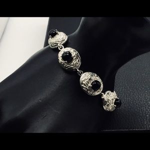 Bracelet of Tissue Ovals With Ónix Stone